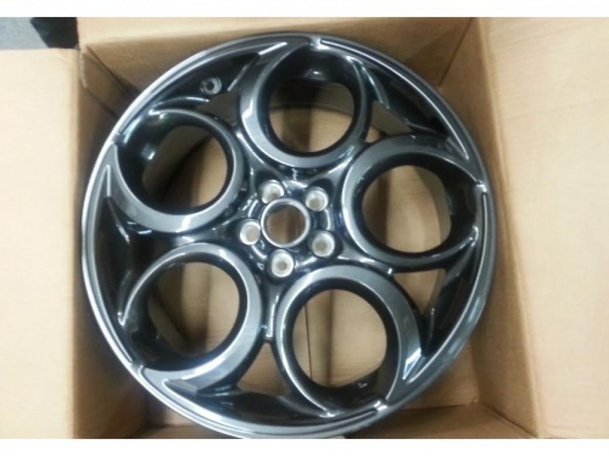 Genuine Alfa Romeo 68237424AA Dark Aluminum 18" Wheel 1 68237424AA